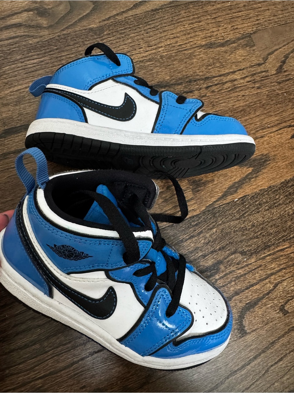 Jordan Kids glossed Blue, White & Black High-Top Sneakers